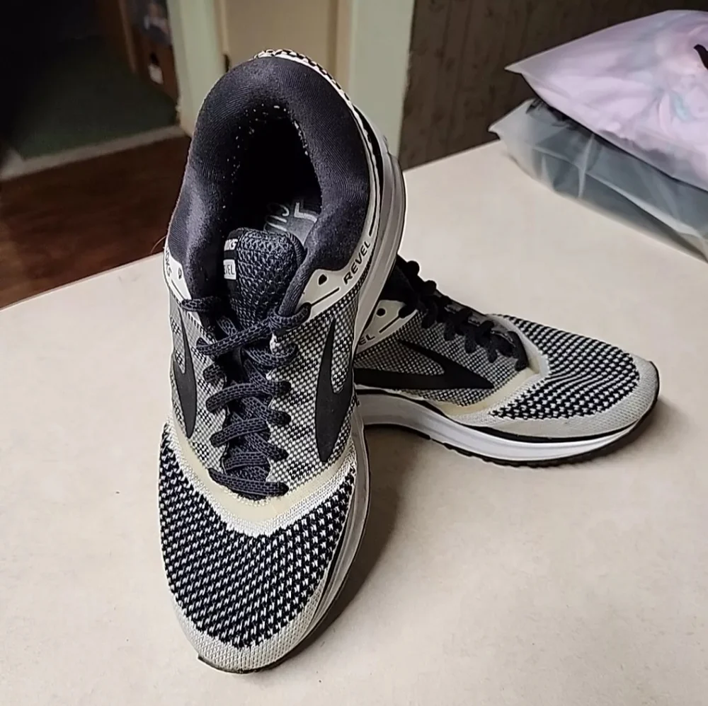 Brooks Revel 5 Road Running Shoes Women's Size 8.5 M White Black 1202491B155 - Picture 6 of 12